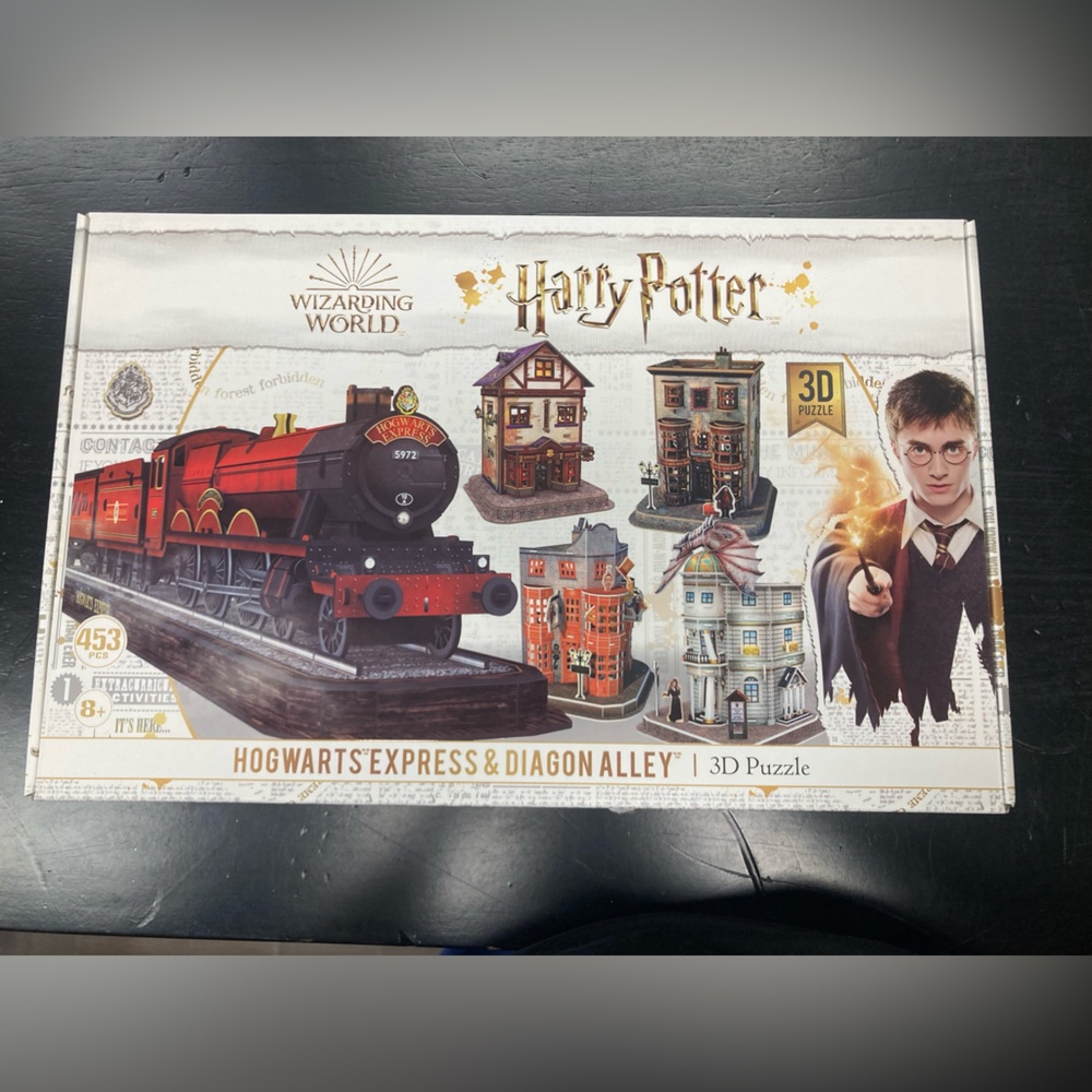 Harry Potter Hogwarts Express & Diagon Alley 3D Puzzle - Red Train